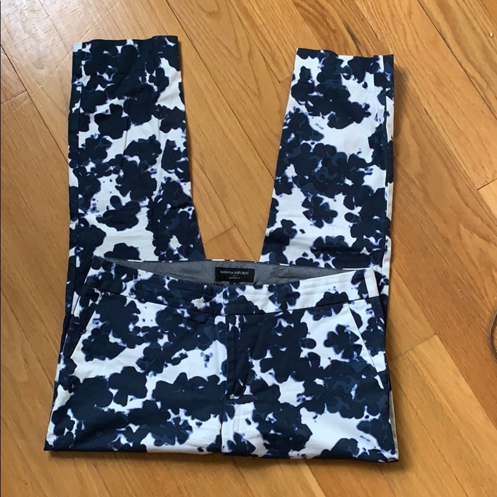 Banana Republic Navy and White Floral Cropped Pants